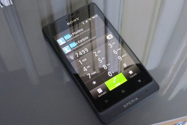 Sony Xperia GO (34).jpg